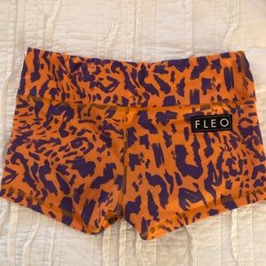 Fleo - Turmeric Leopard size small